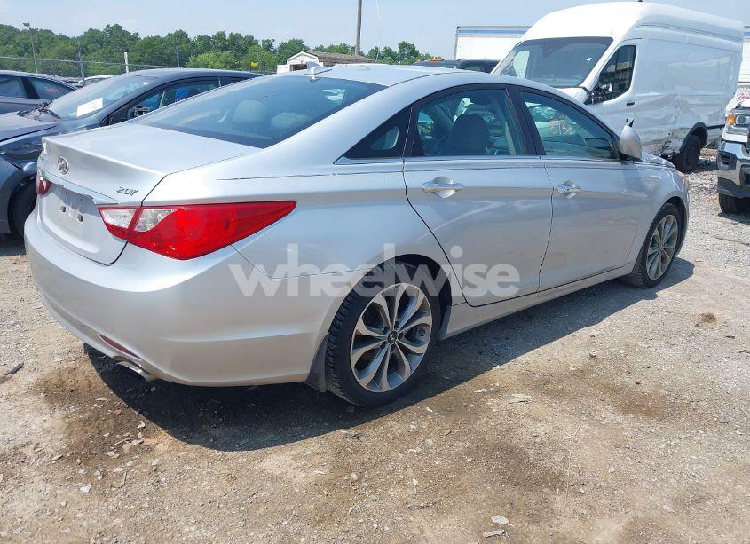 Photo 4 of 2013 Hyundai Sonata SE 2.0T (VIN 5NPEC4AB7DH763520)