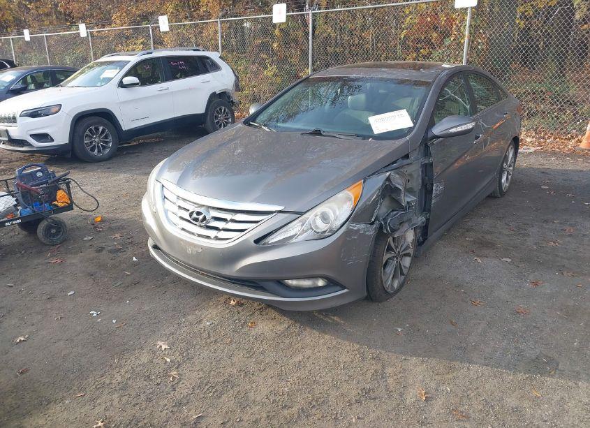 Photo 2 of 2014 Hyundai Sonata SE 2.0T (VIN 5NPEC4AB7EH879172)