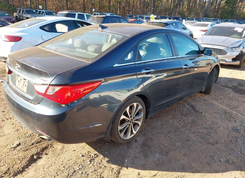 Photo 4 of 2013 Hyundai Sonata SE 2.0T (VIN 5NPEC4AB8DH582779)