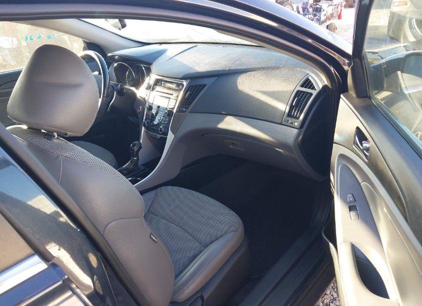 Photo 5 of 2013 Hyundai Sonata SE 2.0T (VIN 5NPEC4AB8DH770637)