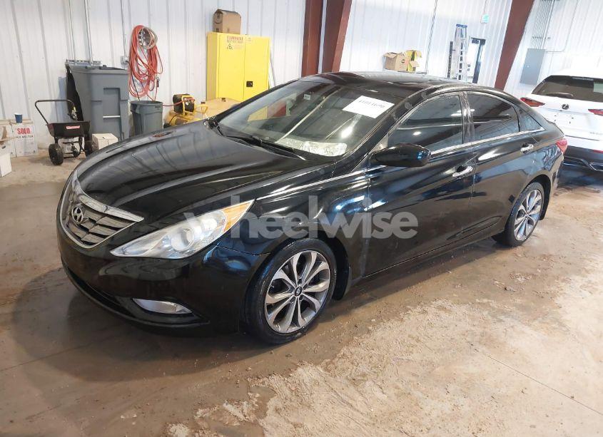Photo 2 of 2013 Hyundai Sonata SE 2.0T (VIN 5NPEC4AB9DH584167)