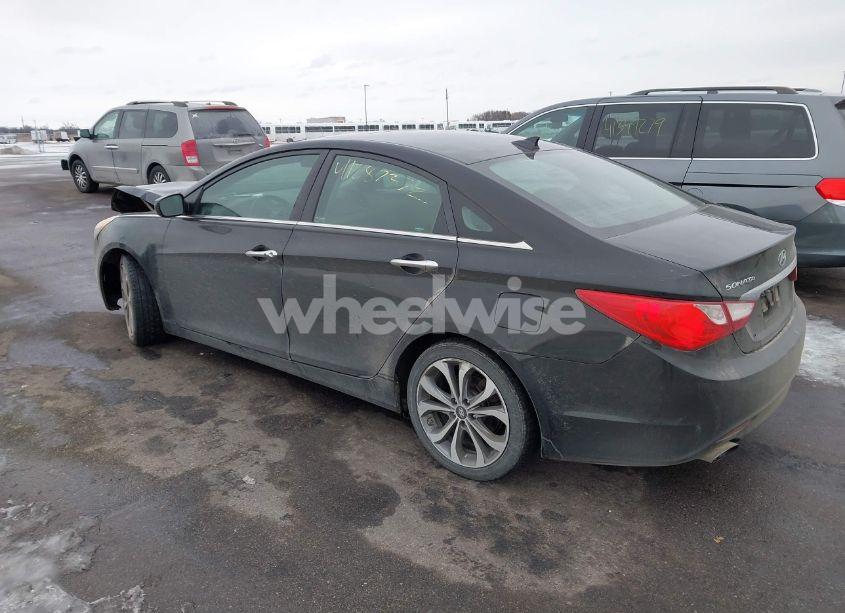 Photo 3 of 2013 Hyundai Sonata SE 2.0T (VIN 5NPEC4AB9DH742328)