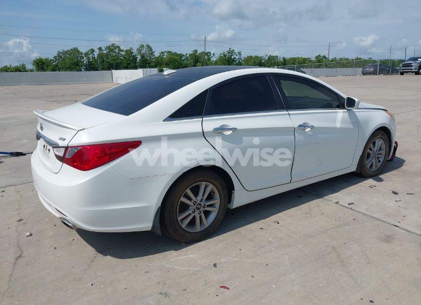 Photo 4 of 2013 Hyundai Sonata SE 2.0T (VIN 5NPEC4AB9DH754530)