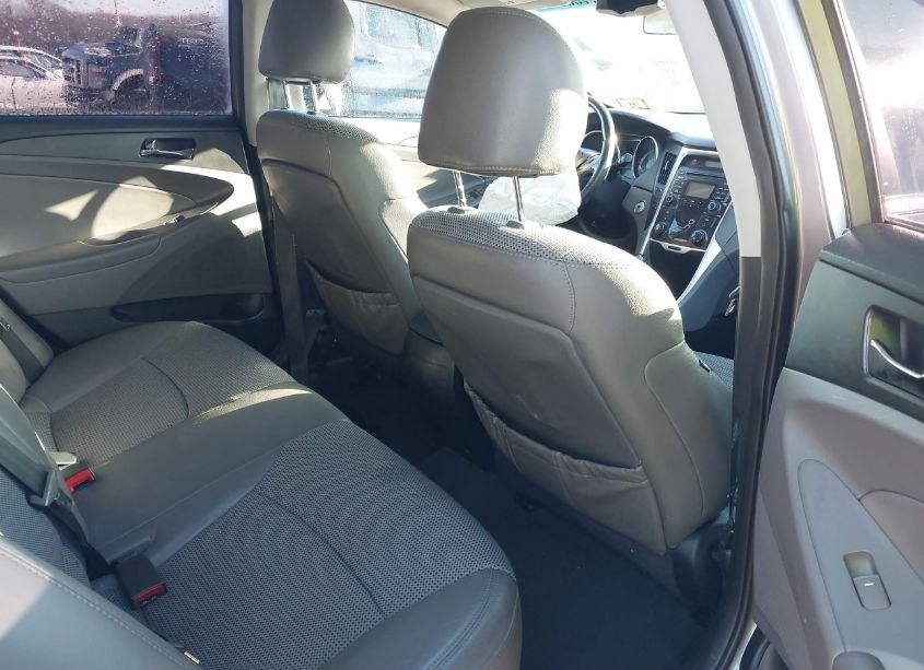 Photo 8 of 2011 Hyundai Sonata SE (VIN 5NPEC4AC0BH153545)