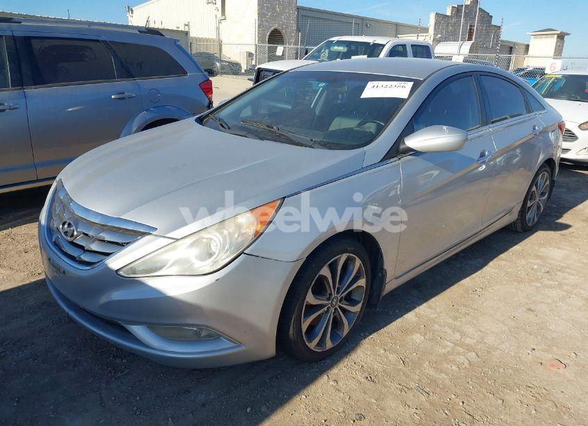 Photo 2 of 2011 Hyundai Sonata SE (VIN 5NPEC4AC0BH159023)