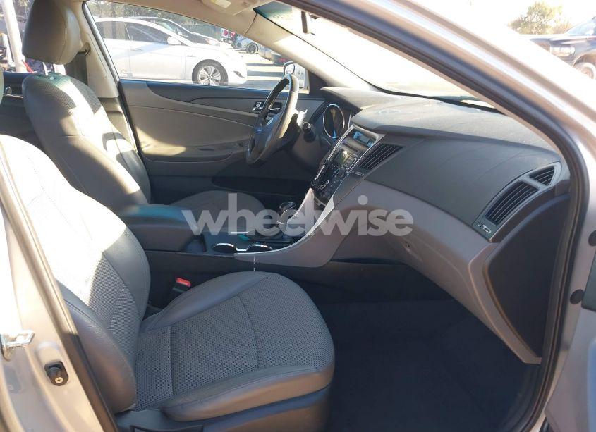 Photo 5 of 2011 Hyundai Sonata SE (VIN 5NPEC4AC0BH159023)