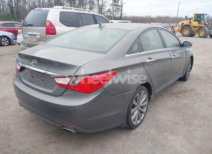 Photo 4 of 2011 Hyundai Sonata SE (VIN 5NPEC4AC0BH204249)