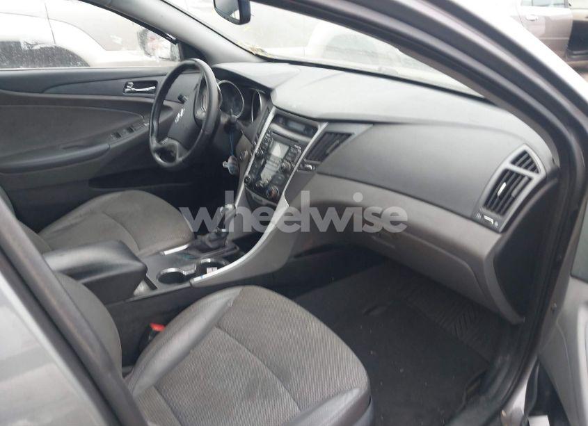 Photo 5 of 2011 Hyundai Sonata SE (VIN 5NPEC4AC0BH204249)