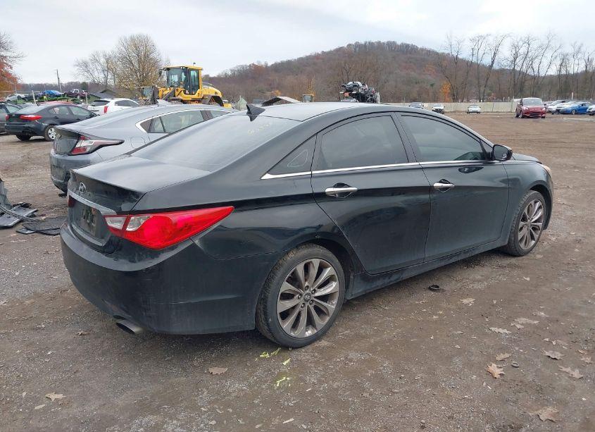 Photo 4 of 2011 Hyundai Sonata SE (VIN 5NPEC4AC0BH262684)