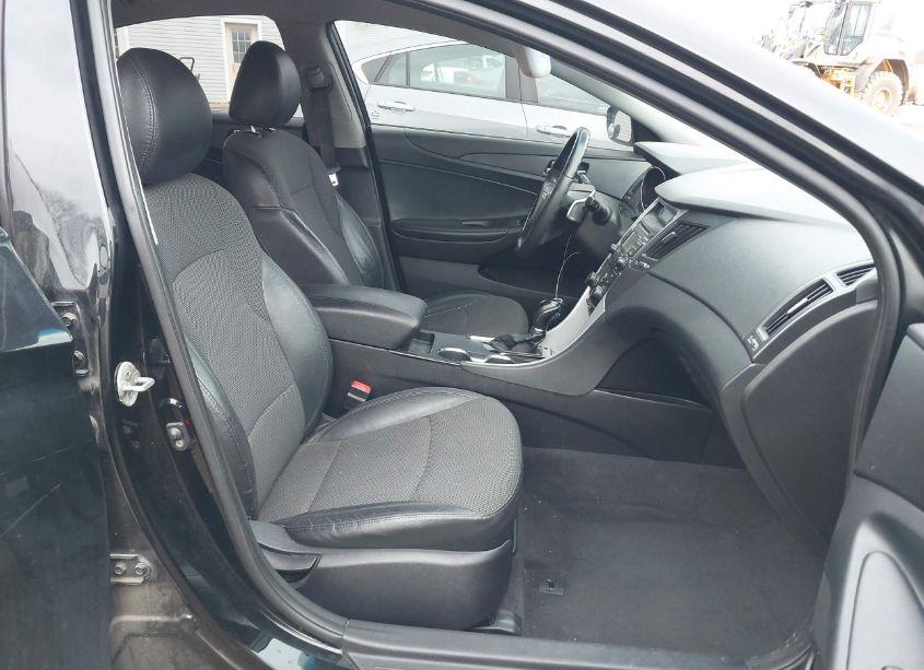 Photo 5 of 2011 Hyundai Sonata SE (VIN 5NPEC4AC0BH262684)