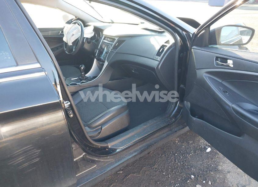 Photo 5 of 2011 Hyundai Sonata SE (VIN 5NPEC4AC0BH302536)