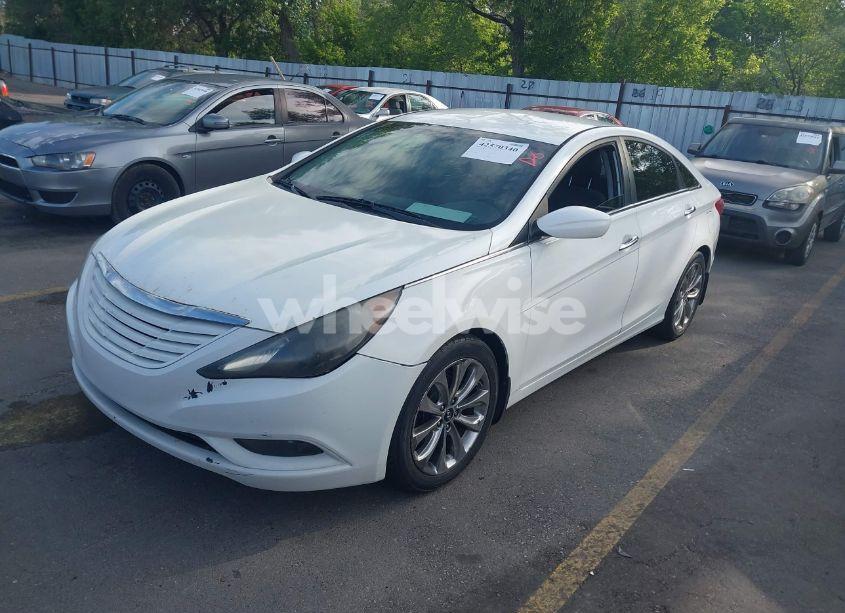 Photo 2 of 2013 Hyundai Sonata SE (VIN 5NPEC4AC0DH522004)