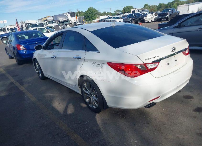 Photo 3 of 2013 Hyundai Sonata SE (VIN 5NPEC4AC0DH522004)