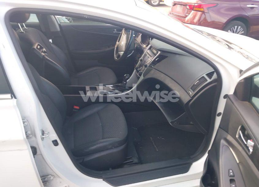 Photo 5 of 2013 Hyundai Sonata SE (VIN 5NPEC4AC0DH522004)