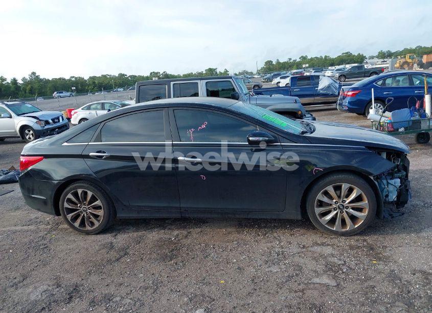 Photo 12 of 2013 Hyundai Sonata SE (VIN 5NPEC4AC0DH522973)