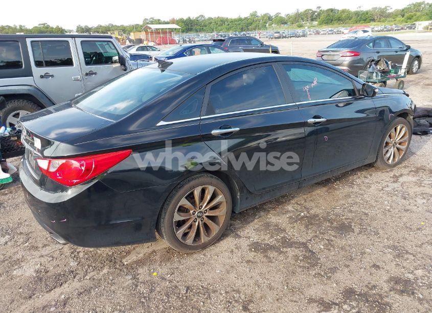 Photo 4 of 2013 Hyundai Sonata SE (VIN 5NPEC4AC0DH522973)