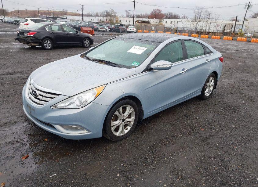 Photo 2 of 2013 Hyundai Sonata LIMITED (VIN 5NPEC4AC0DH555035)