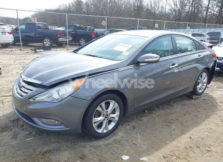 Photo 2 of 2013 Hyundai Sonata LIMITED (VIN 5NPEC4AC0DH560428)