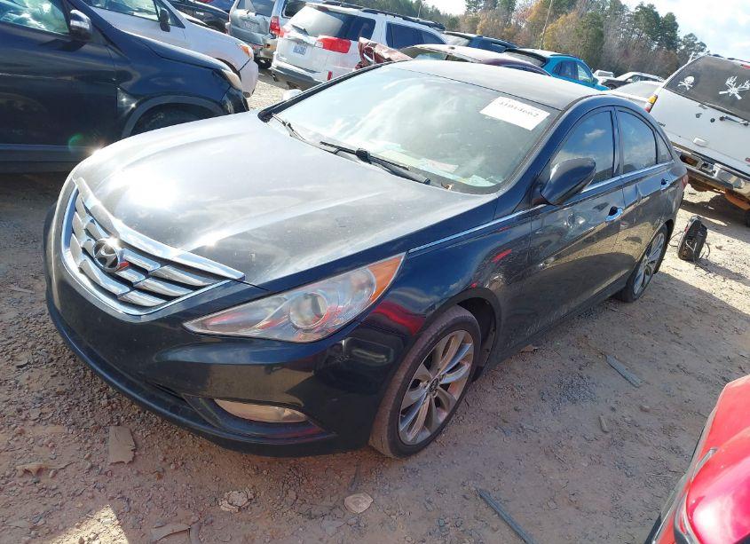 Photo 2 of 2013 Hyundai Sonata SE (VIN 5NPEC4AC0DH599407)