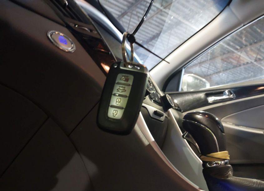 Photo 11 of 2013 Hyundai Sonata LIMITED (VIN 5NPEC4AC0DH643390)