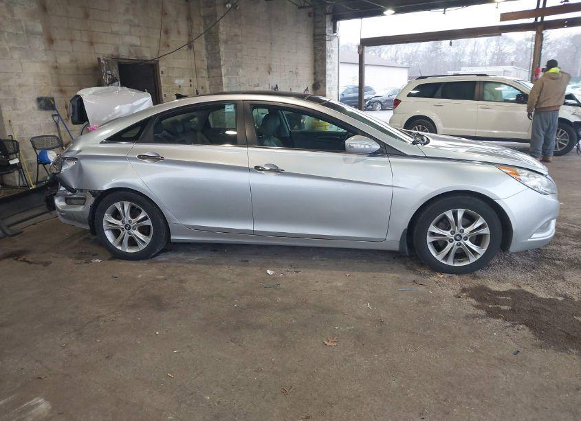 Photo 14 of 2013 Hyundai Sonata LIMITED (VIN 5NPEC4AC0DH643390)
