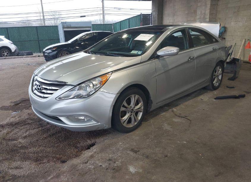 Photo 2 of 2013 Hyundai Sonata LIMITED (VIN 5NPEC4AC0DH643390)