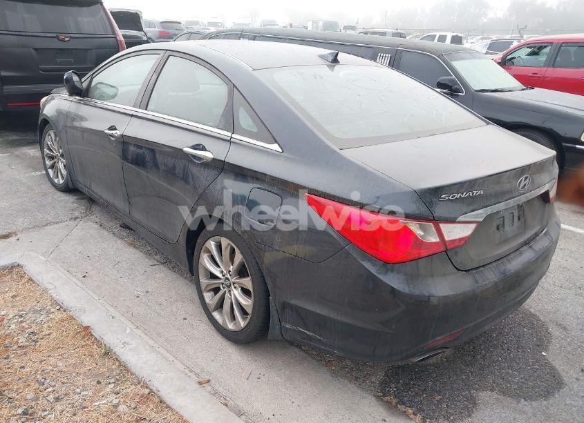 Photo 3 of 2013 Hyundai Sonata SE (VIN 5NPEC4AC0DH669150)