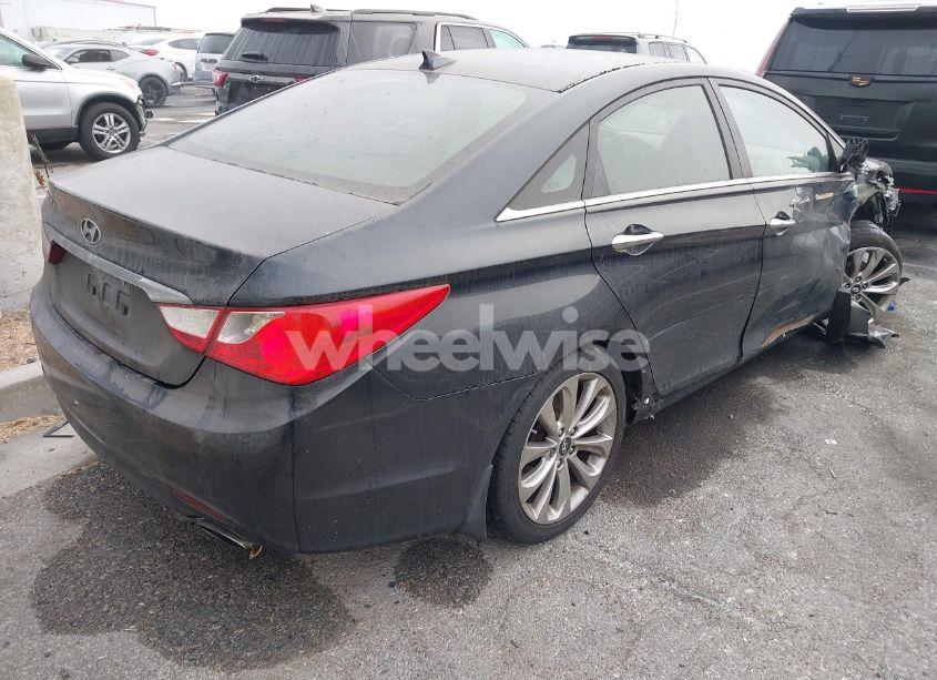 Photo 4 of 2013 Hyundai Sonata SE (VIN 5NPEC4AC0DH669150)