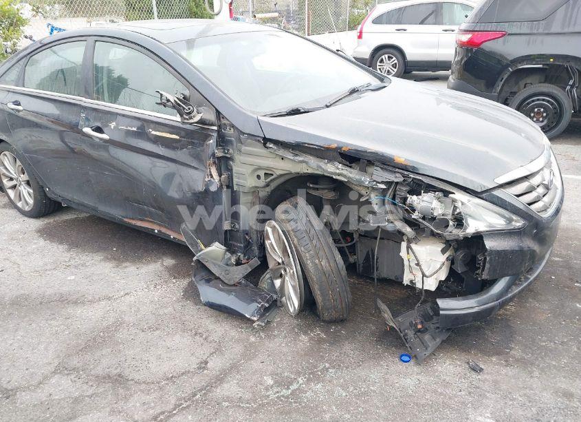 Photo 6 of 2013 Hyundai Sonata SE (VIN 5NPEC4AC0DH669150)