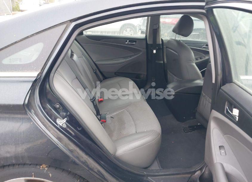 Photo 8 of 2013 Hyundai Sonata SE (VIN 5NPEC4AC0DH669150)