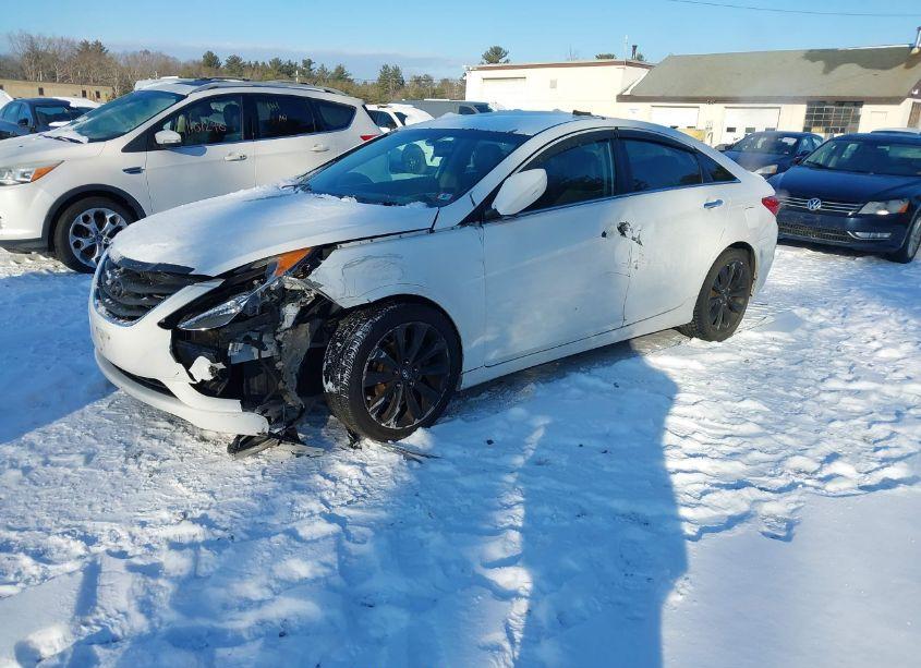 Photo 2 of 2013 Hyundai Sonata SE (VIN 5NPEC4AC0DH720906)