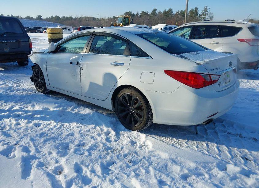 Photo 3 of 2013 Hyundai Sonata SE (VIN 5NPEC4AC0DH720906)