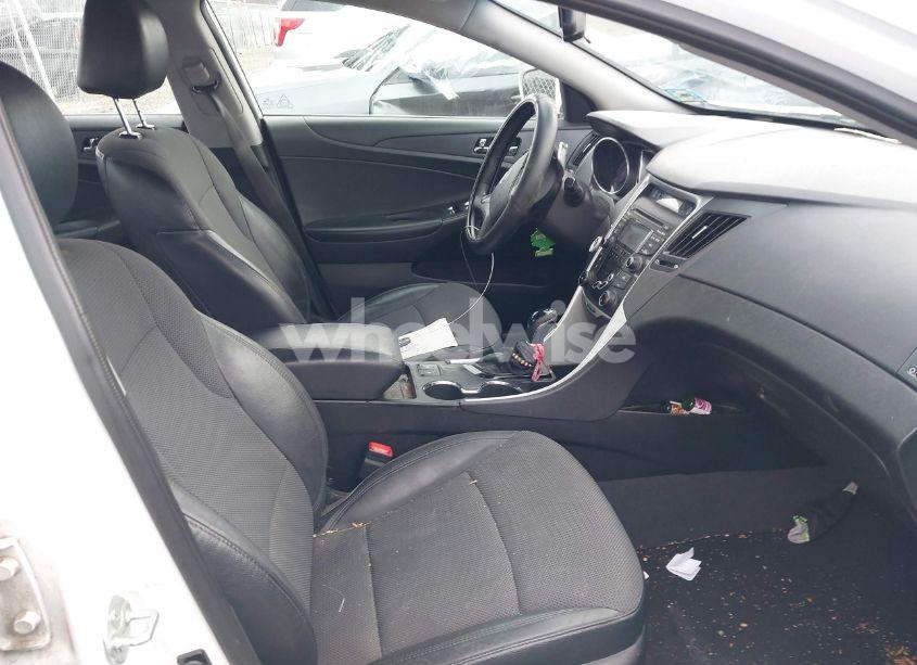 Photo 5 of 2013 Hyundai Sonata SE (VIN 5NPEC4AC0DH728729)