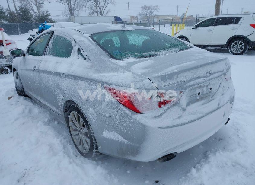 Photo 3 of 2013 Hyundai Sonata SE (VIN 5NPEC4AC0DH729296)