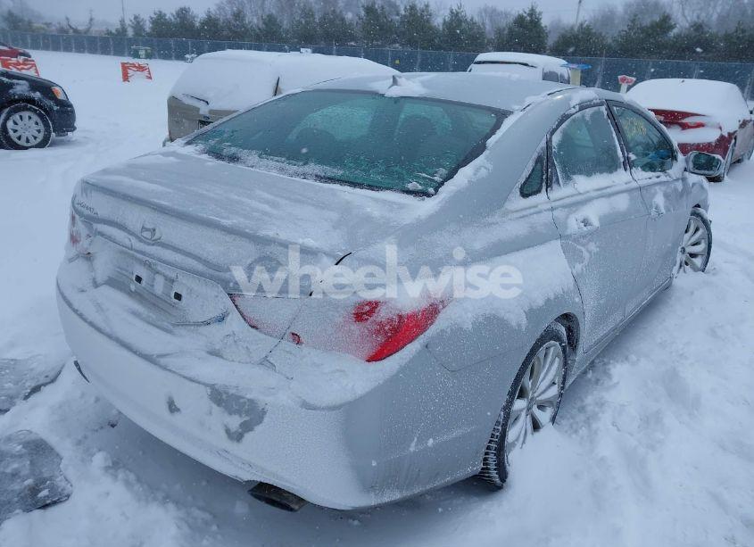 Photo 4 of 2013 Hyundai Sonata SE (VIN 5NPEC4AC0DH729296)