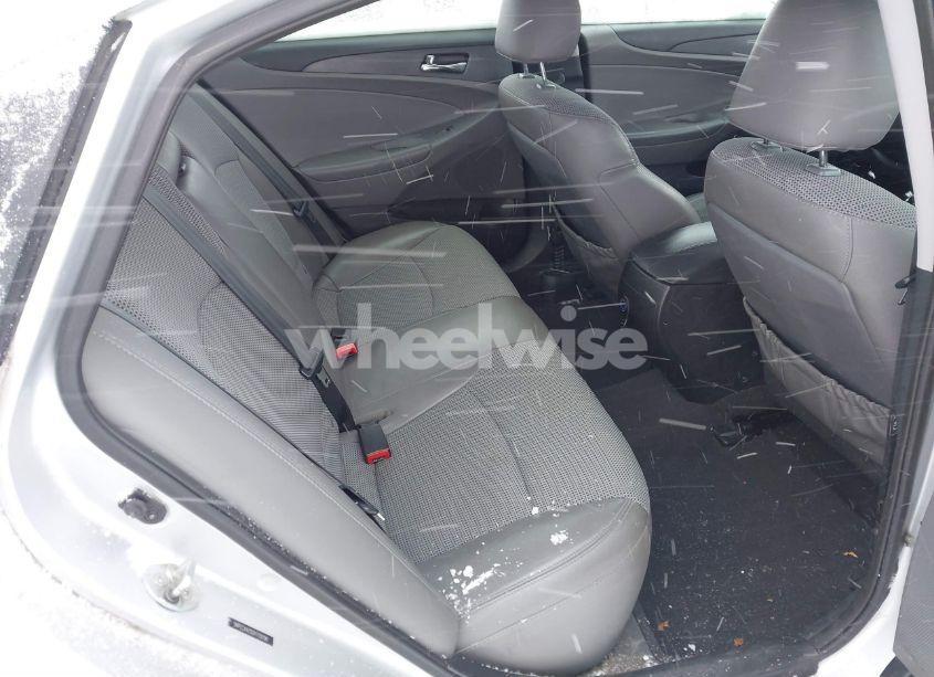 Photo 8 of 2013 Hyundai Sonata SE (VIN 5NPEC4AC0DH729296)
