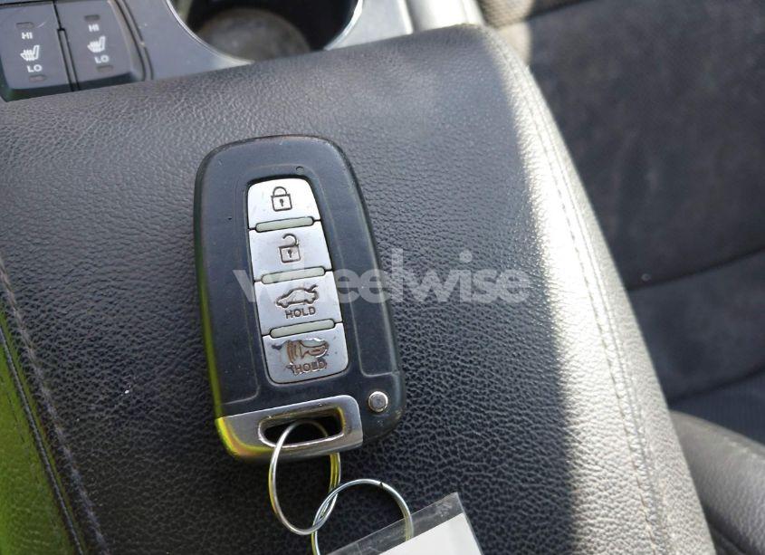 Photo 11 of 2013 Hyundai Sonata SE (VIN 5NPEC4AC0DH760838)