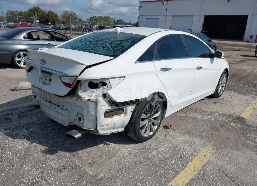 Photo 4 of 2013 Hyundai Sonata SE (VIN 5NPEC4AC0DH760838)