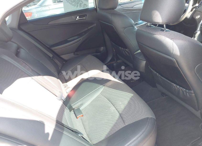 Photo 8 of 2013 Hyundai Sonata SE (VIN 5NPEC4AC0DH760838)