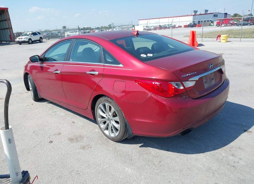 Photo 3 of 2013 Hyundai Sonata SE (VIN 5NPEC4AC0DH765893)