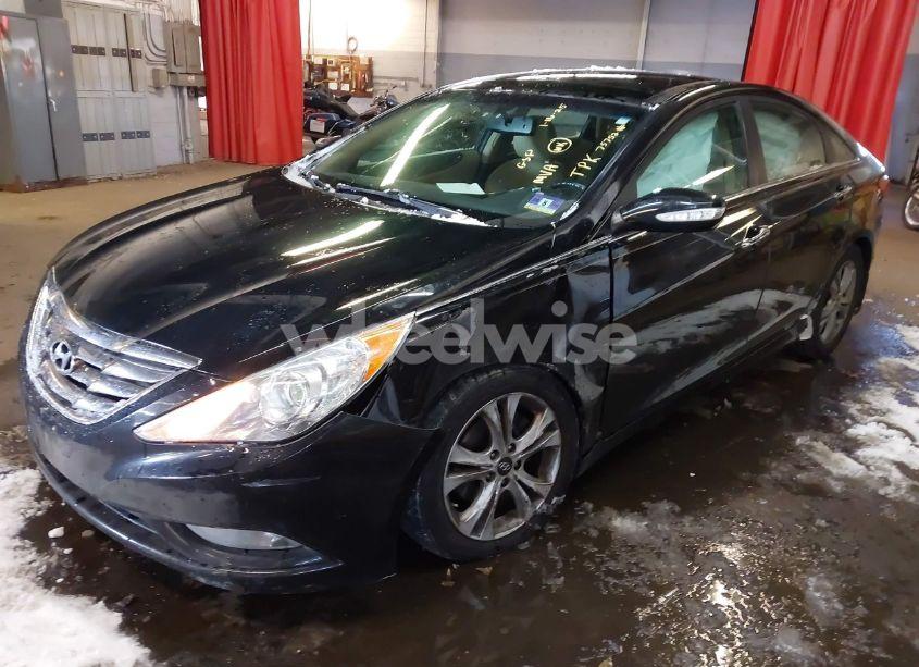 Photo 2 of 2013 Hyundai Sonata LIMITED (VIN 5NPEC4AC0DH783620)