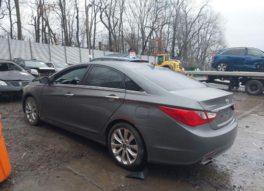 Photo 3 of 2013 Hyundai Sonata SE (VIN 5NPEC4AC0DH791491)
