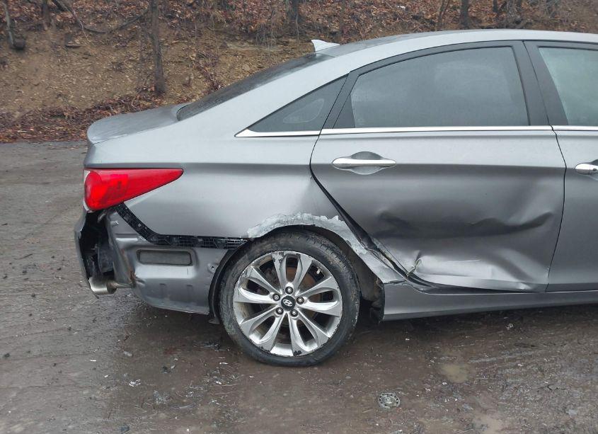 Photo 6 of 2013 Hyundai Sonata SE (VIN 5NPEC4AC0DH791491)