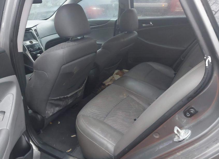 Photo 8 of 2013 Hyundai Sonata SE (VIN 5NPEC4AC0DH791491)