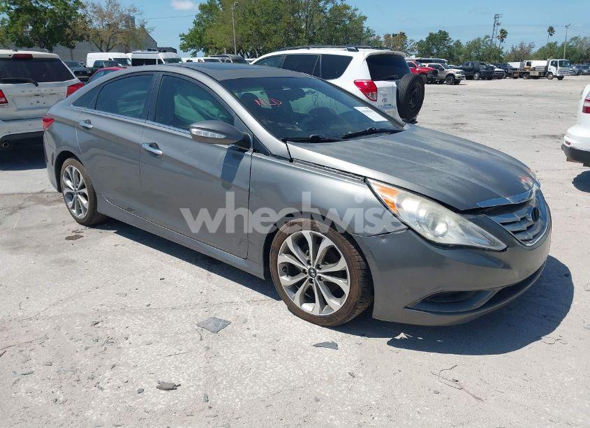 2014 Hyundai Sonata SE (VIN 5NPEC4AC0EH825494) main photo