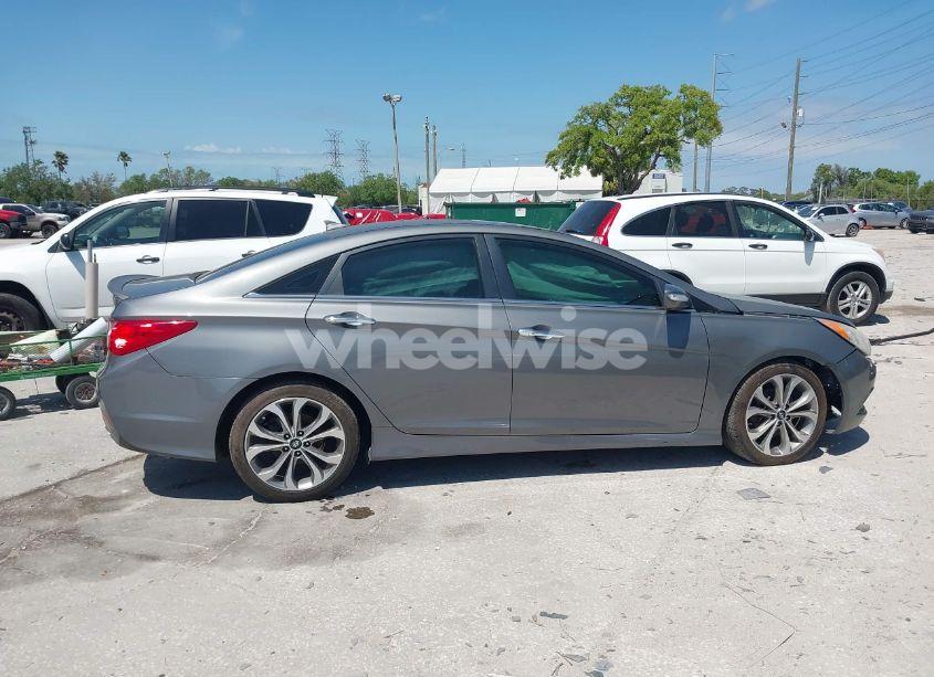 Photo 13 of 2014 Hyundai Sonata SE (VIN 5NPEC4AC0EH825494)
