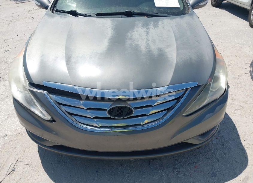 Photo 18 of 2014 Hyundai Sonata SE (VIN 5NPEC4AC0EH825494)