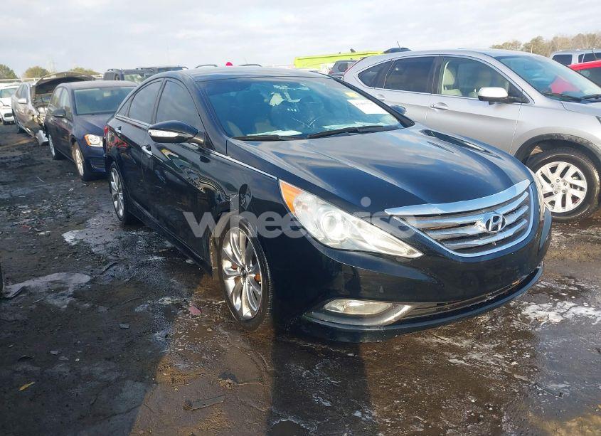 2014 Hyundai Sonata SE (VIN 5NPEC4AC0EH855756) main photo