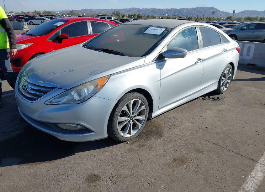 Photo 2 of 2014 Hyundai Sonata (VIN 5NPEC4AC0EH867230)