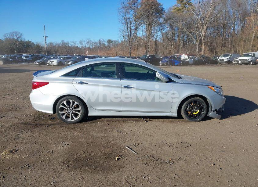 Photo 13 of 2014 Hyundai Sonata SE (VIN 5NPEC4AC0EH926809)